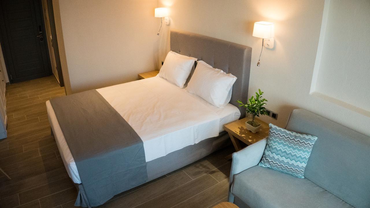 Costa Domus Blue Luxury Apartments Nikiti  Eksteriør billede